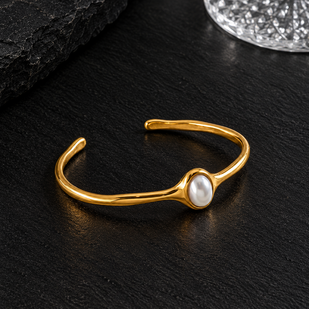 Milky Pearl Bangle