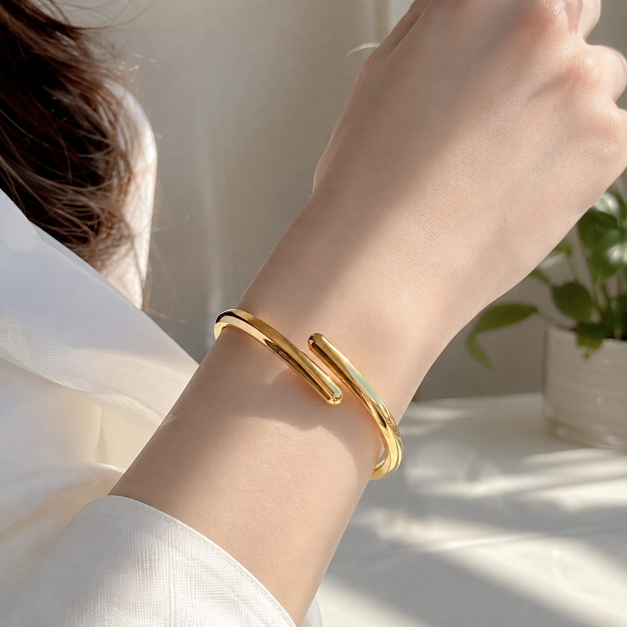 Glowline Cuff