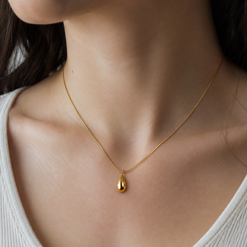 Veloura Pendant