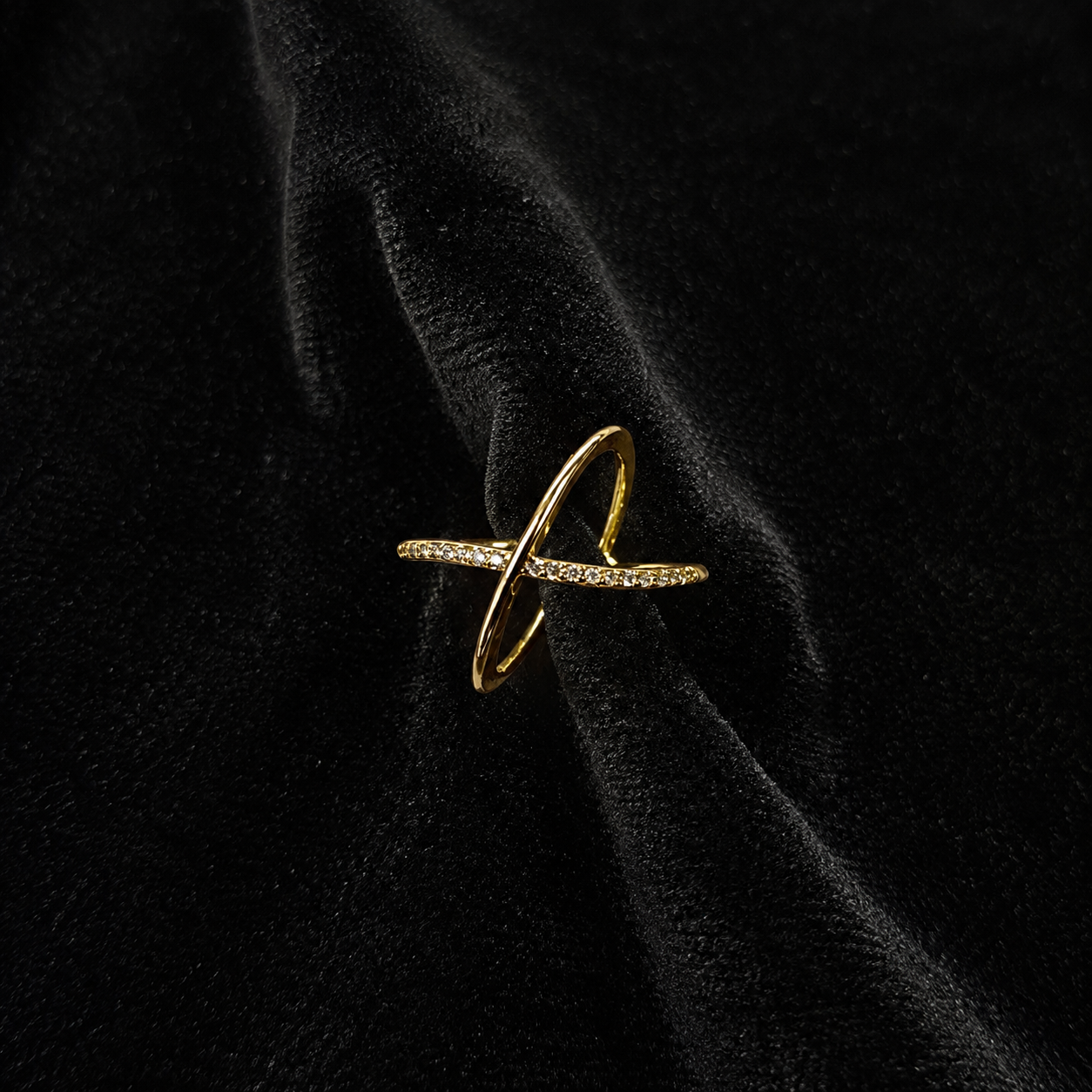 Dainty Crosslight Ring