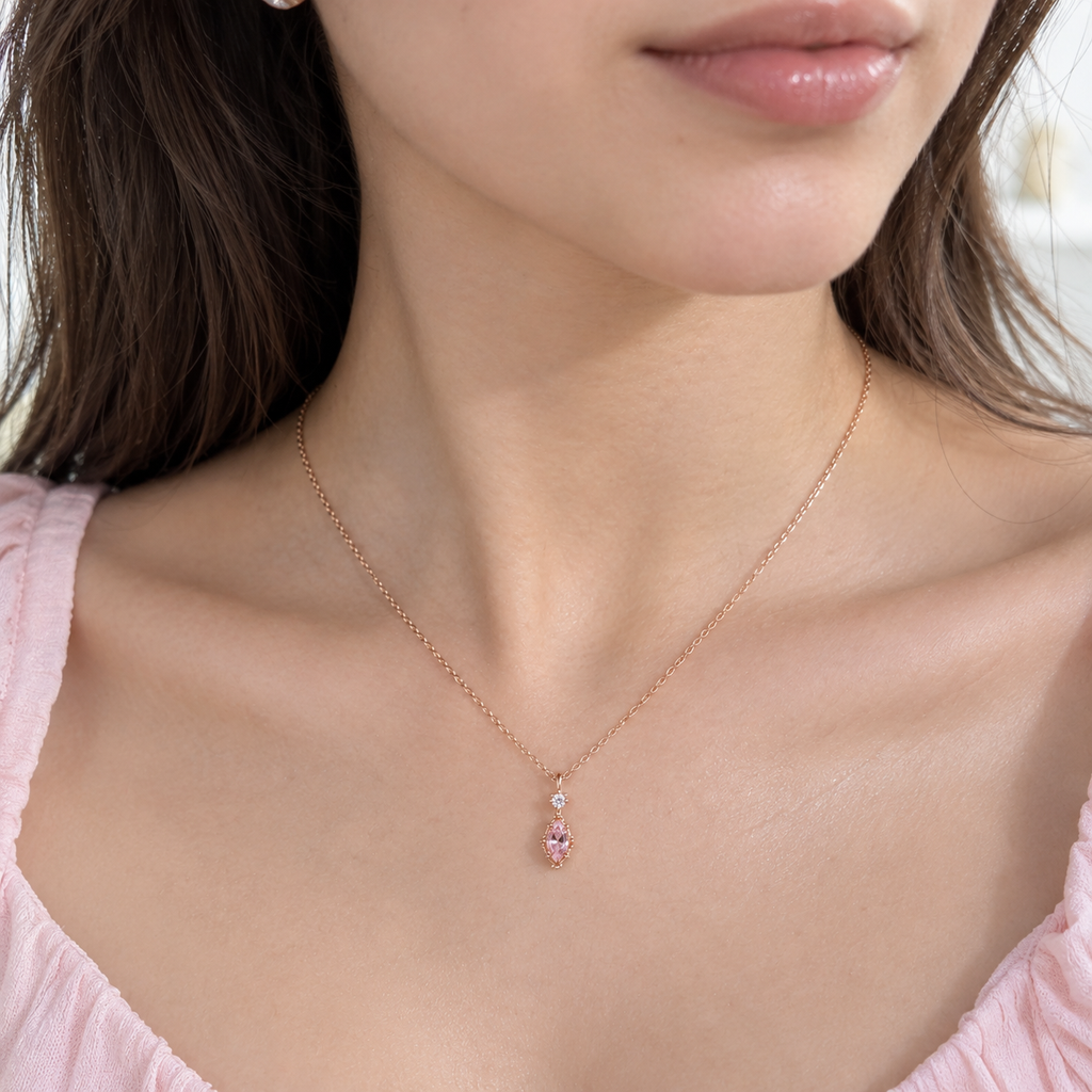 Corinne Pendant